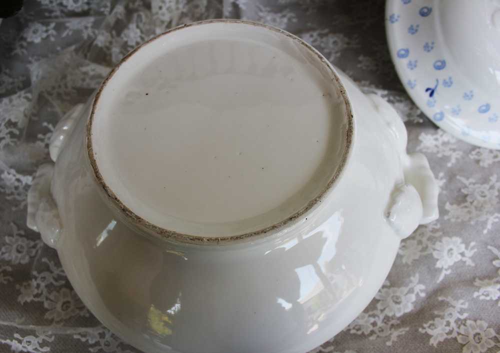 große Terrine Blumen Schramberg BLUE COTTAGE k-IMG_0123 Sehr alte Suppenterrine handbemalt BLUE COTTAGE