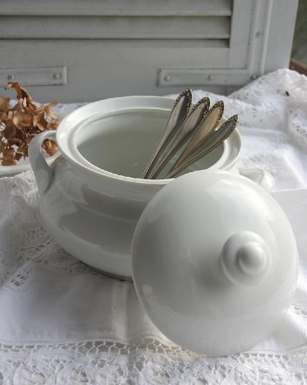 Suppenterrine weiß klein - BLUE COTTAGE - k-IMG_9740