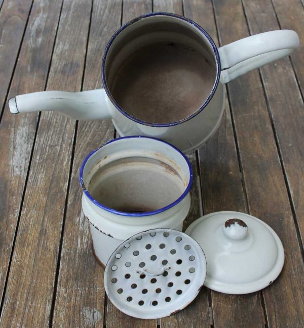 Antike Kaffeekanne mit Filter Emaille