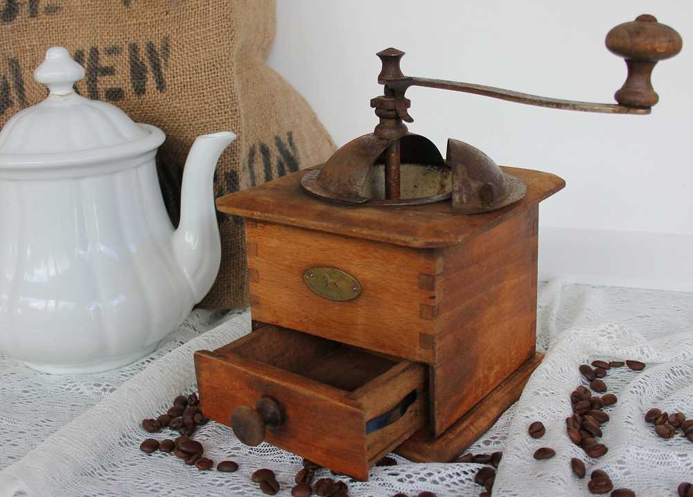 antike Kaffeemühle Peugeot BLUE COTTAGE k-IMG_9939 Antike Kaffeemühle 'Peugeot' Frankreich BLUE COTTAGE