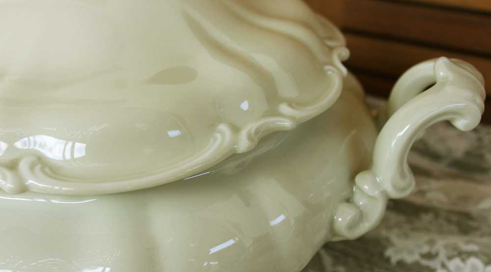 antike Suppenterrine Soupiere creme BLUE COTTAGE k-IMG_0312 alte cremefarbene Soupiere Hutschenreuther BLUE COTTAGE