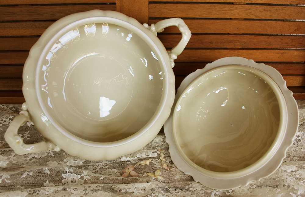 antike Suppenterrine Soupiere creme BLUE COTTAGE k-IMG_0317 alte cremefarbene Soupiere Hutschenreuther BLUE COTTAGE