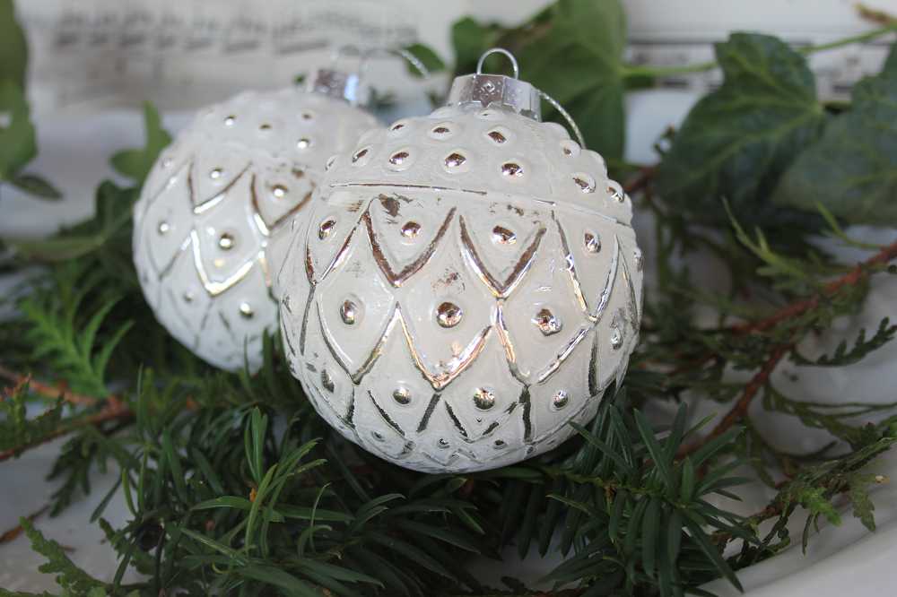 Christbaumkugel weiß klein BLUE COTTAGE k-IMG_ 2-er-Set Christbaumkugel in weiß L - BLUE COTTAGE