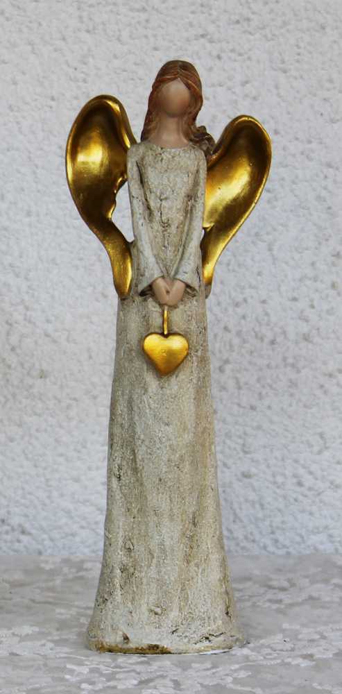 Engelfigur mit Herz gold - jetzt im BLUE COTTAGE shop