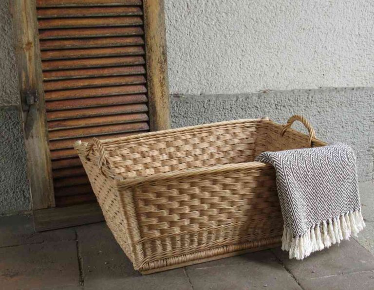 großer uralter Weidenkorb Wäschekorb eckig - BLUE COTTAGE shop