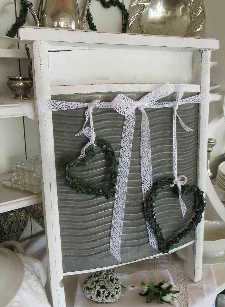 altes Waschbrett shabby weiß BLUE COTTAGE k-IMG_2046 altes großes dekoriertes Waschbrett, shabby chic BLUE COTTAGE
