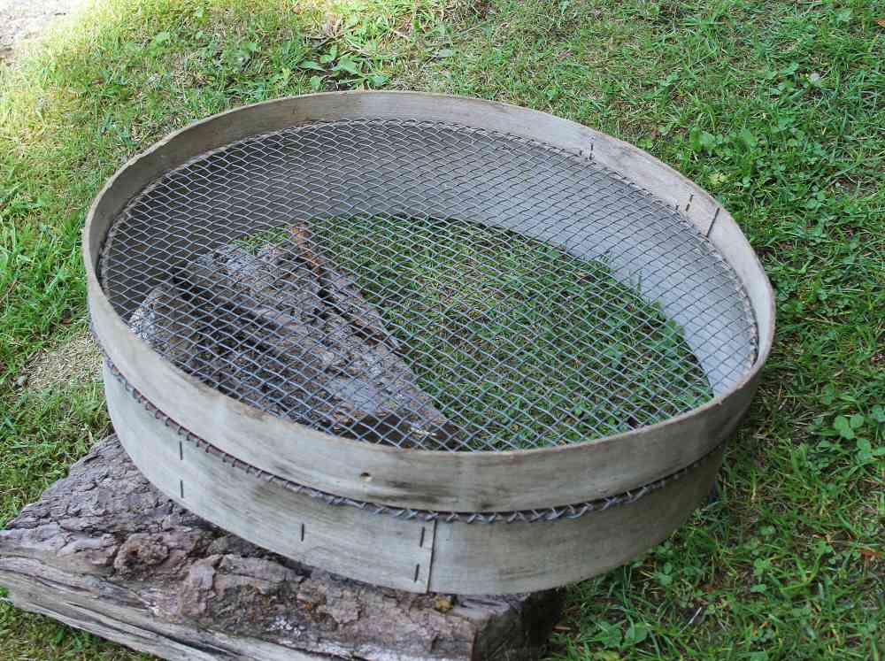 altes Mehlsieb Getreidesieb BLUE COTTAGE k-IMG_2207 uraltes großes Getreidesieb Sandsieb BLUE COTTAGE