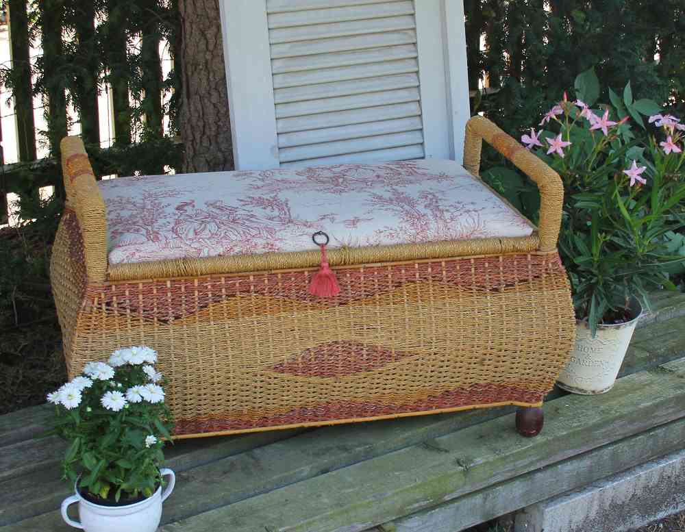 Sitztruhe 3 Toile de Jouy BLUE COTTAGE k-IMG_2574 große alte Wäschetruhe Sitztruhe mit neuem Bezug BLUE COTTAGE