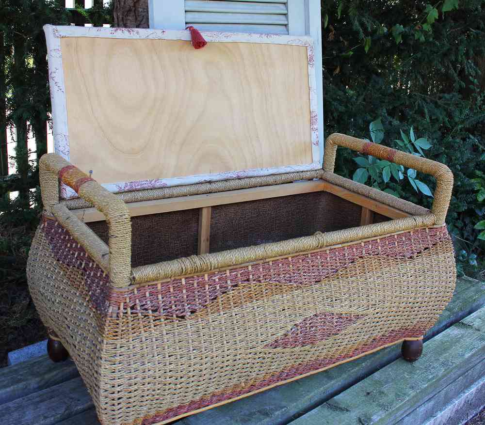 Sitztruhe 3 Toile de Jouy BLUE COTTAGE k-IMG_2579 große alte Wäschetruhe Sitztruhe mit neuem Bezug BLUE COTTAGE