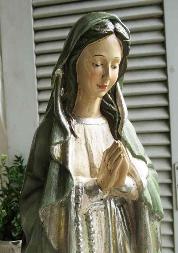 große Madonna Maria-Figur mit Rosenkranz BLUE COTTAGE