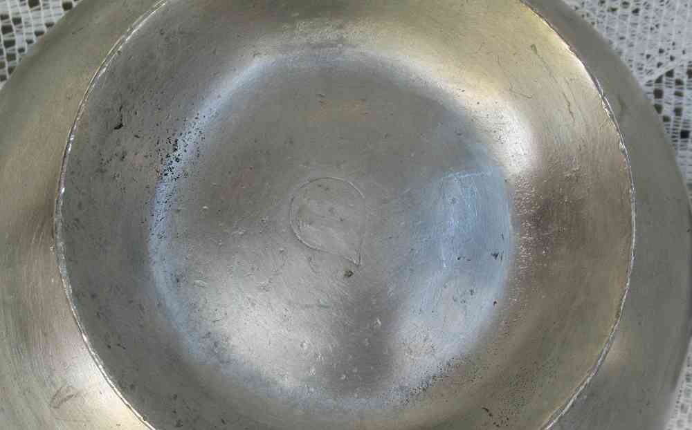 kleine Terrine Übertopf Zinn BLUE COTTAGE k-IMG_5142 alte kleine Terrine ohne Deckel Zinn gepunzt