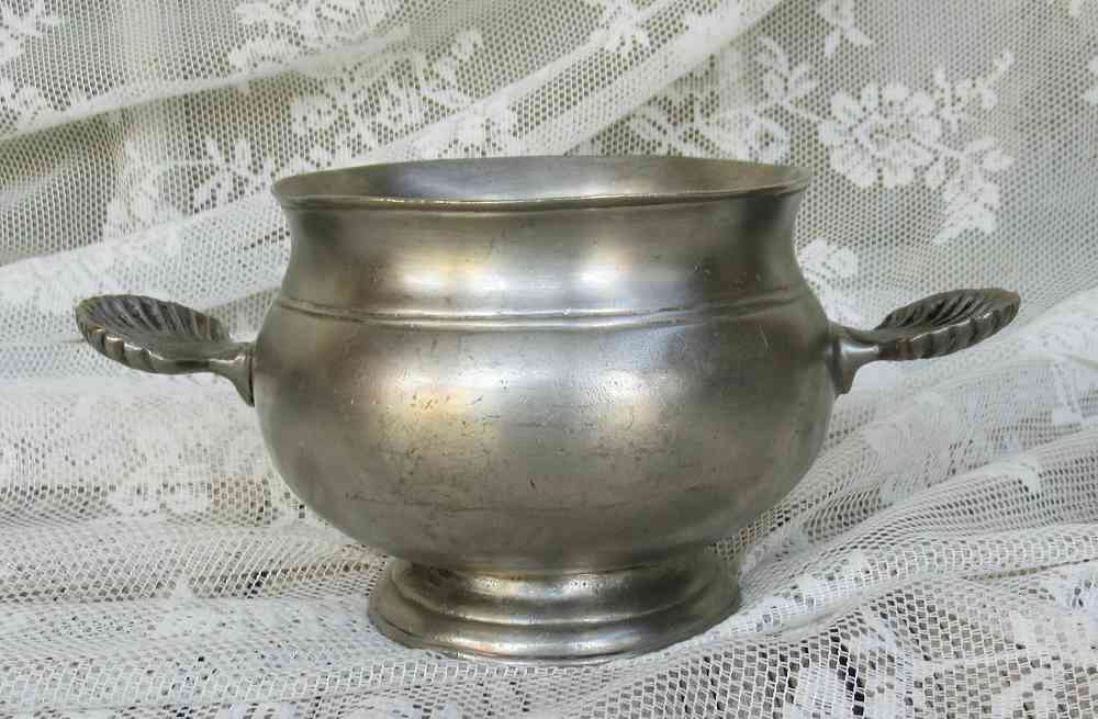 kleine Terrine Übertopf Zinn BLUE COTTAGE k-IMG_5143 alte kleine Terrine ohne Deckel Zinn gepunzt