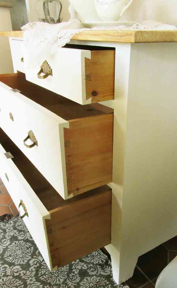 antike Kommode Jugendstil BLUE COTTAGEk-IMG_6502 antike Kommode Schubladenkommode Jugendstil altweiß BLUE COTTAGE