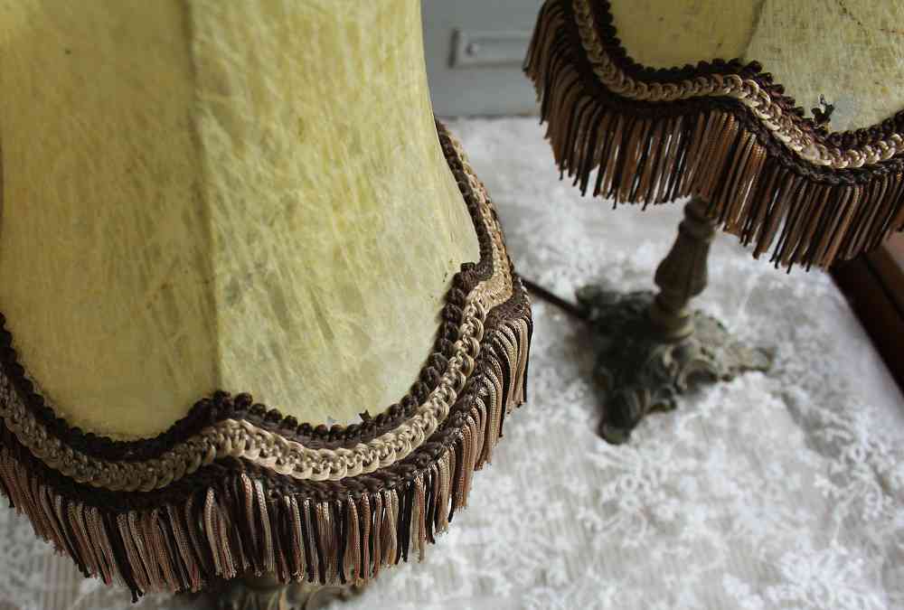 2 St. alte Nachttischleuchten BLUE COTTAGE k-IMG_7312 PAAR Nachttischleuchten Messingfuß Pergamentschirm BLUE COTTAGE