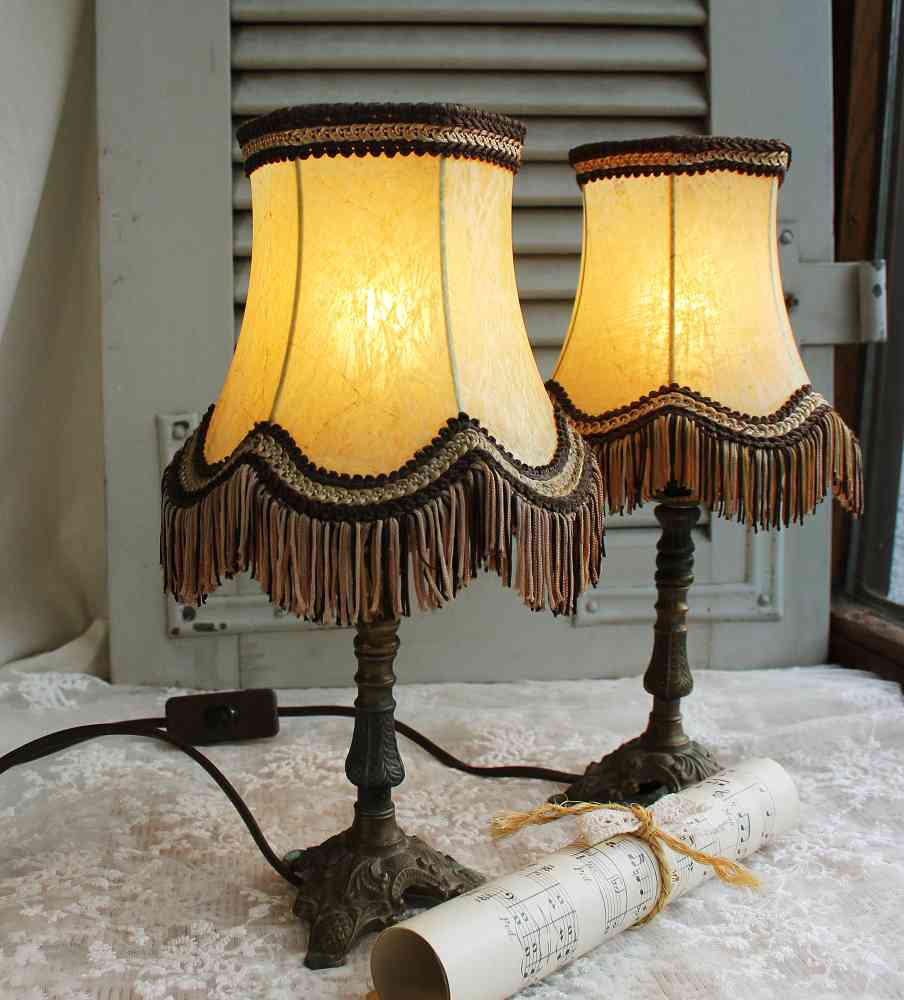 2 St. alte Nachttischleuchten BLUE COTTAGE k-IMG_7316 PAAR Nachttischleuchten Messingfuß Pergamentschirm BLUE COTTAGE