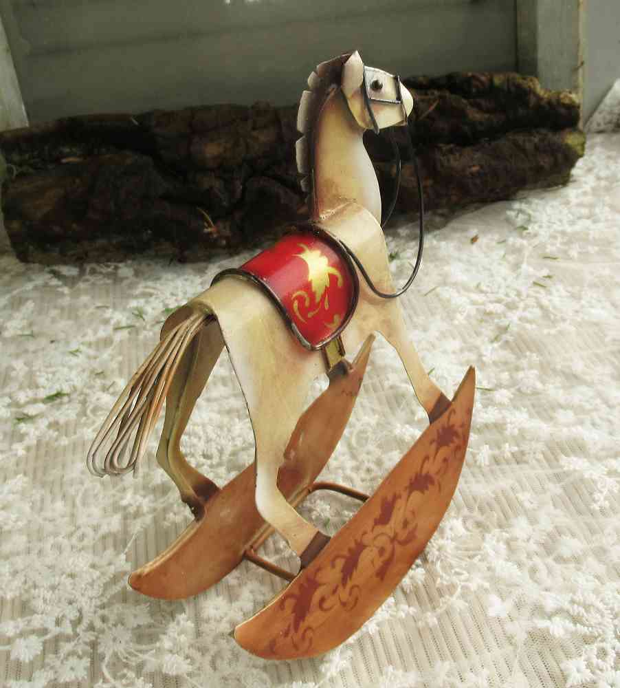 Metallpferdchen klein BLUE COTTAGE k-IMG_7842 alte Schaukelpferde 4+1 Set aus Metall BLUE COTTAGE