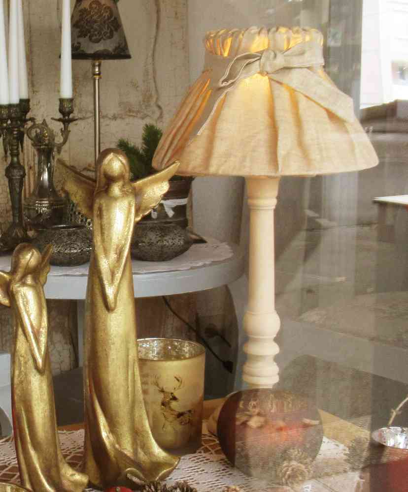 Tischleuchte beige klein BLUE COTTAGE k-IMG_7966 Tischleuchte mit Holzfuß und Stoff-Schirm beige BLUE COTTAGE