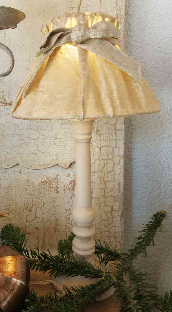 Tischleuchte beige klein BLUE COTTAGE k-IMG_7992 Tischleuchte mit Holzfuß und Stoff-Schirm beige BLUE COTTAGE