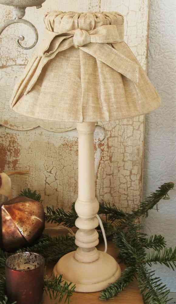 Tischleuchte beige klein BLUE COTTAGE k-IMG_7993 Tischleuchte mit Holzfuß und Stoff-Schirm beige BLUE COTTAGE