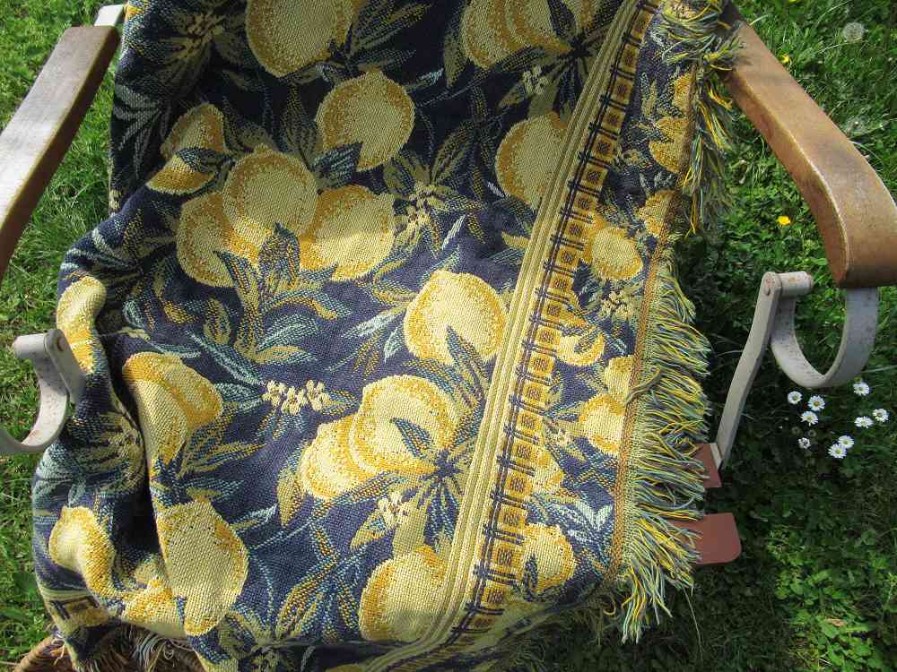 gewebtes Plaid Zitronen BLUR COTTAGE k-IMG_9086 alte Webdecke Sofadecke gewebtes Plaid BLUE COTTAGE
