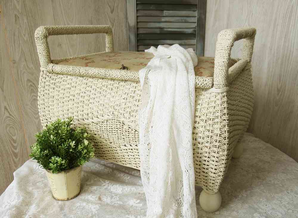 alte Sitztruhe Wäschetruhe - BLUE COTTAGE k-IMG_9861 alte Wäschetruhe Sitztruhe Wäschekorb BLUE COTTAGE