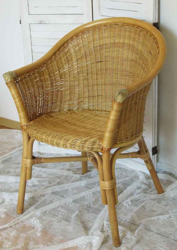 zierlicher Rattansessel bequemer Korbsessel hell BLUE COTTAGE
